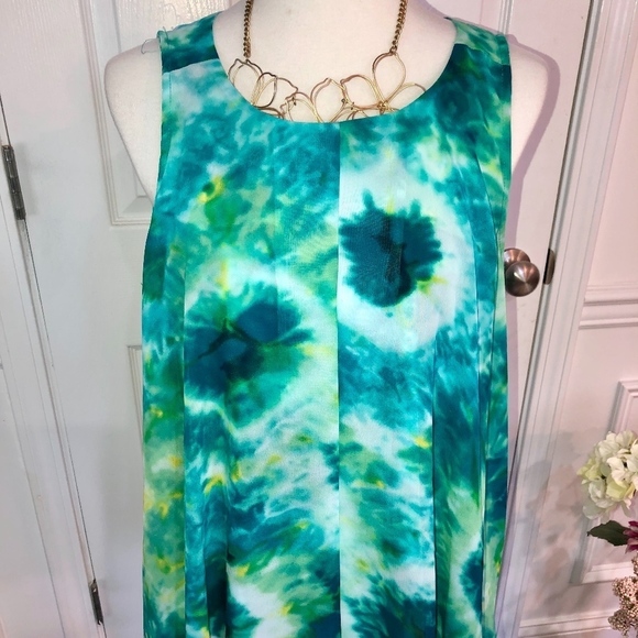 Zac & Rachel Tops - Zac & Rachel tank w overlay sleeveless top Lg